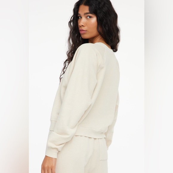 LACAUSA X Anthropologie Barb Raglan Crew Neck Sweatshirt Pullover in Sea Salt - Picture 3 of 6